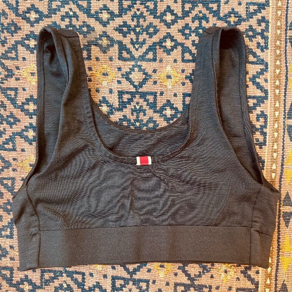 Tracksmith Women's Session Bra Size Small Black - Picture 2 of 4